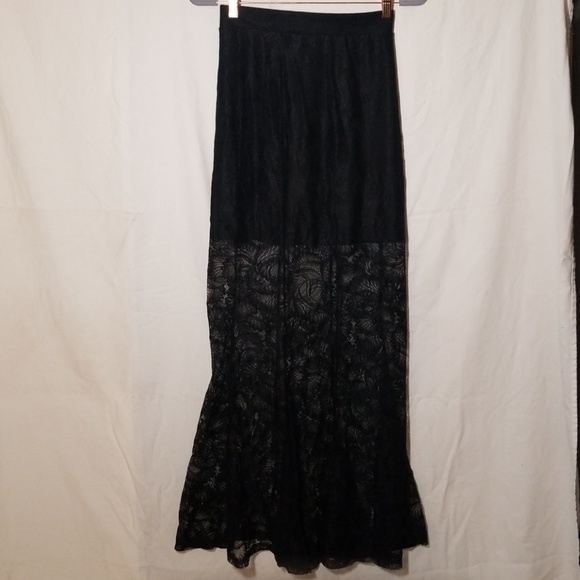 New H&M Black Long lace maxi skirt Gothic High Waist Small - Picture 3 of 3